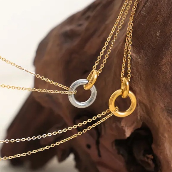 ⚜️𝟯𝟬%𝗢𝗙𝗙 𝗯𝘂𝗻𝗱𝗹𝗲𝘀 𝟯+⚜️ NEW Interlocked Stainless Steel Necklace - Picture 4 of 15